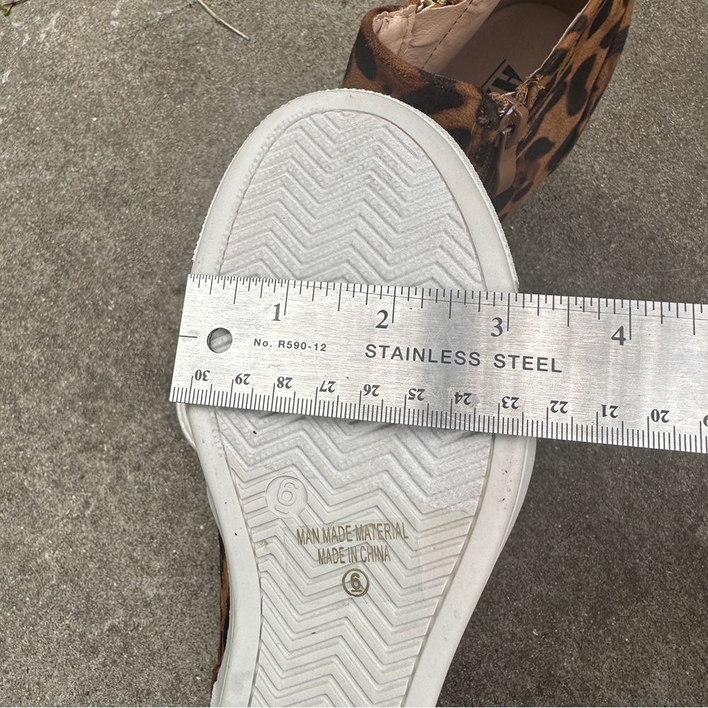 JANNA Leopard print Wedge high tops size 6 NWOT - Picture 10 of 11